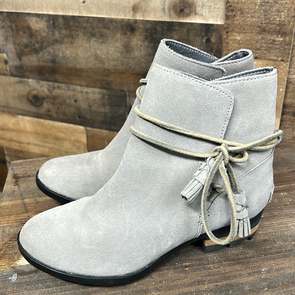 SOREL Suede Taupe Farah Short Tassel Western‎ Boho Boots Women's Size 6